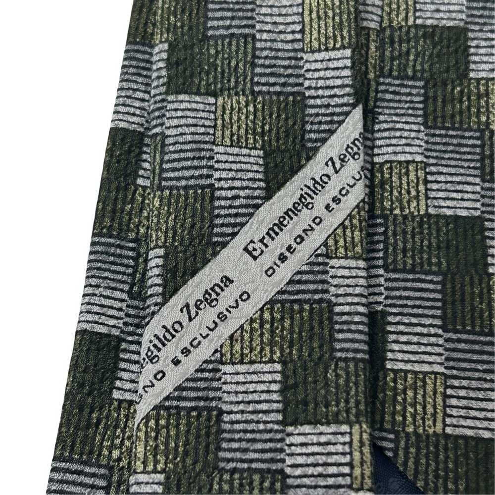 Ermenegildo Zegna Luxury Necktie Tie Vintage 100% Silk Ombre Cubed Pattern EUC - Picture 6 of 10